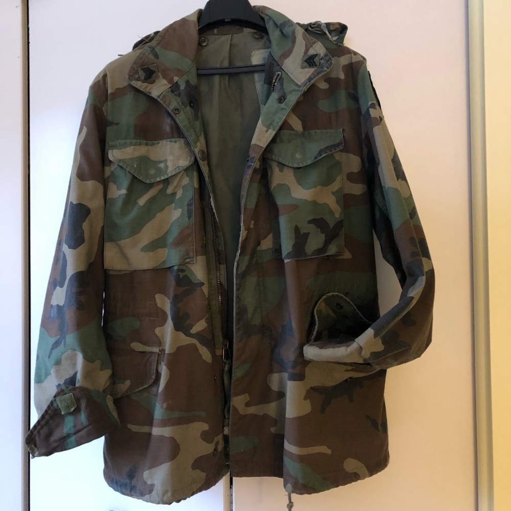 🎉HP🎉Vintage US Army Camouflage Field Jacket with Military Insignia- SM-Reg
